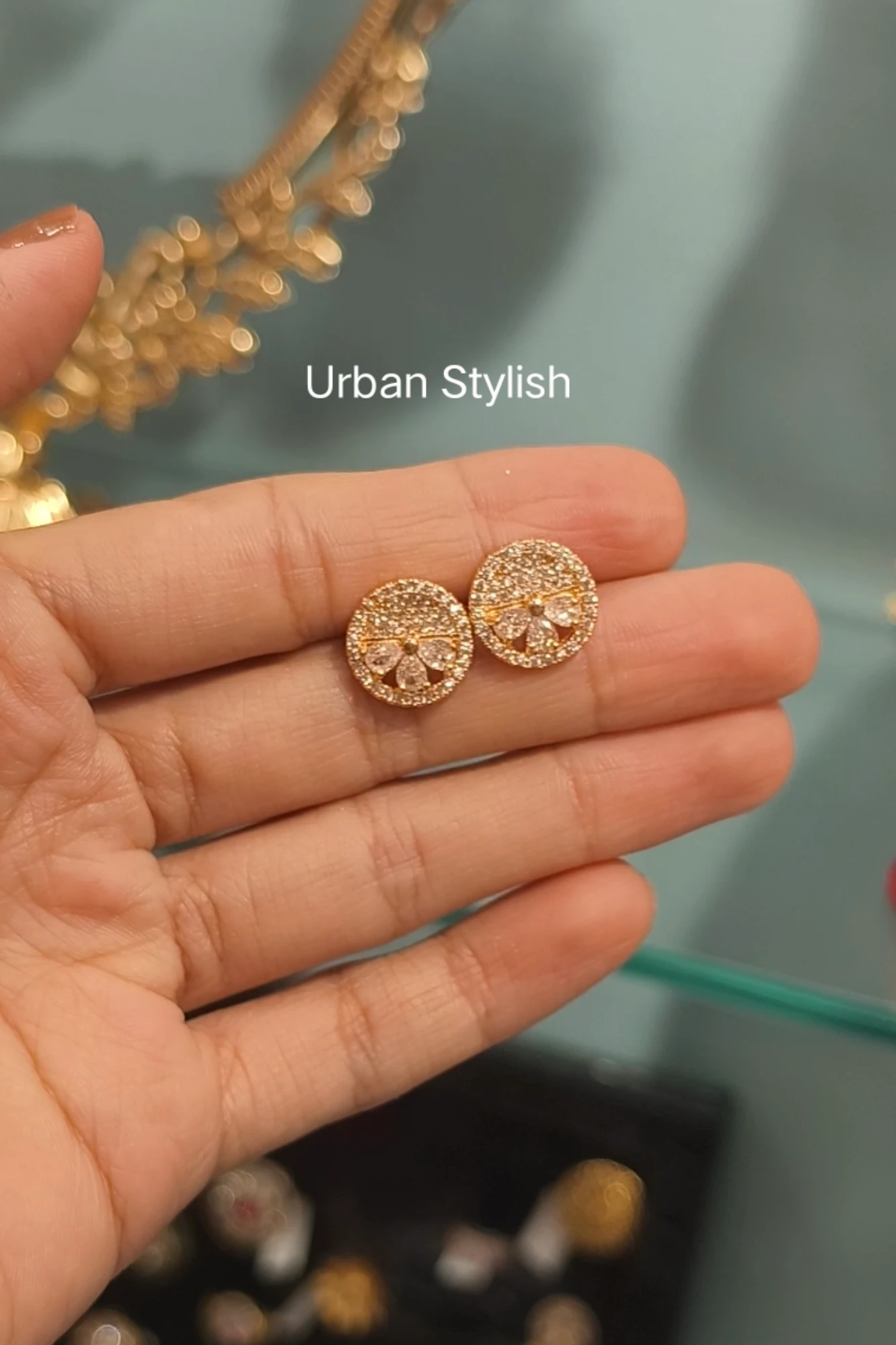 AYLA AD STUDS
