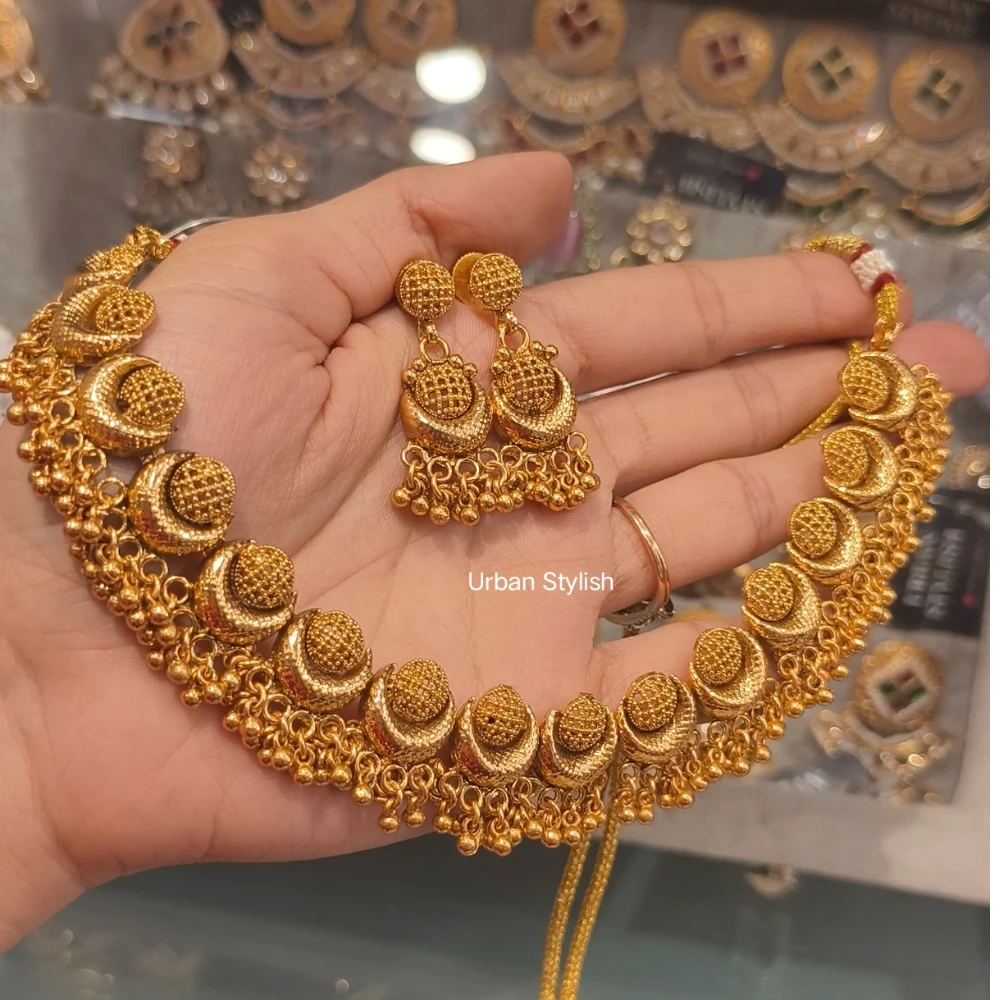 ZABRA GOLD LOOK CHOKER WITH EARRINGS