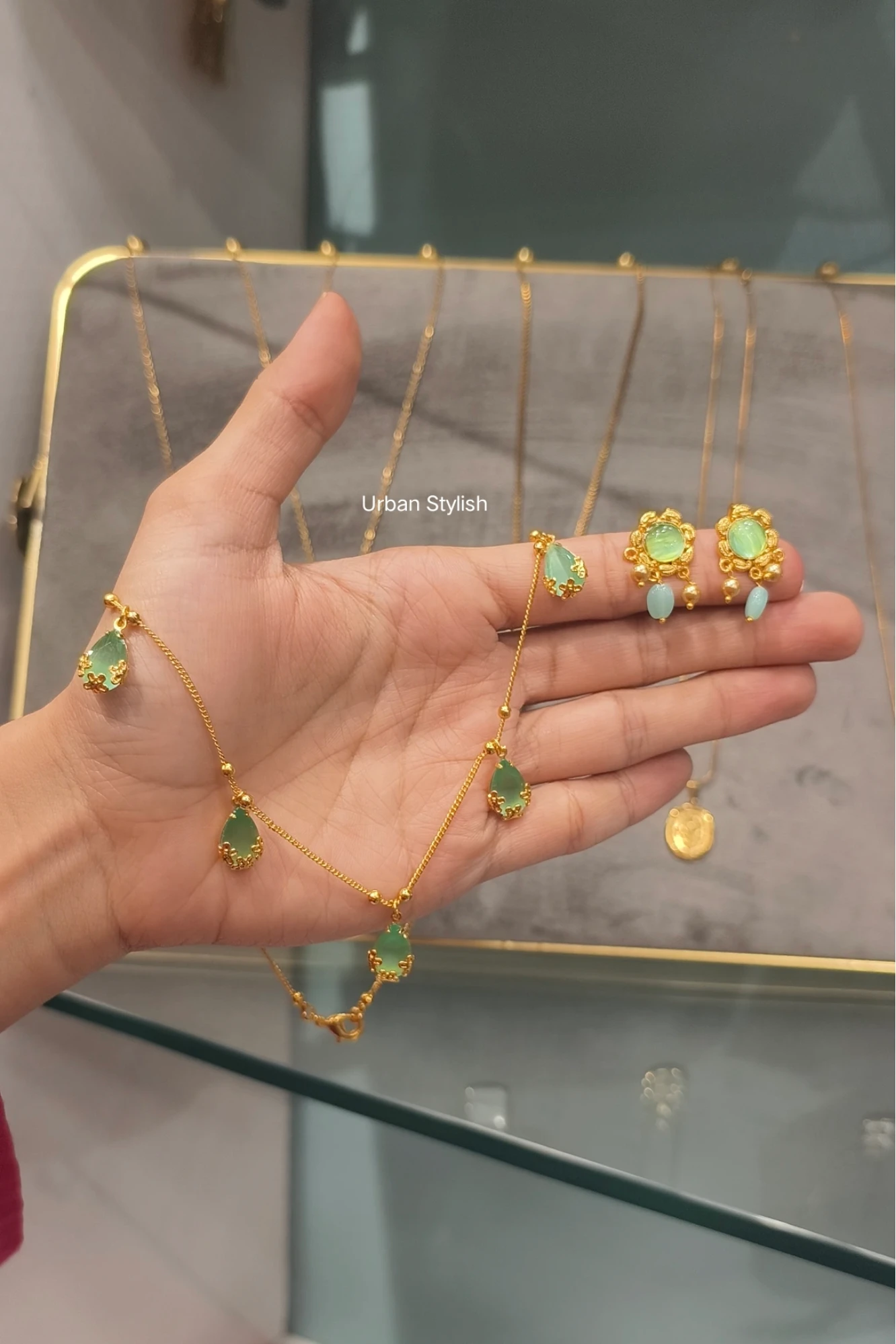 NOOR-E- ZAMRUD NACKLECE WITH EARRINGS