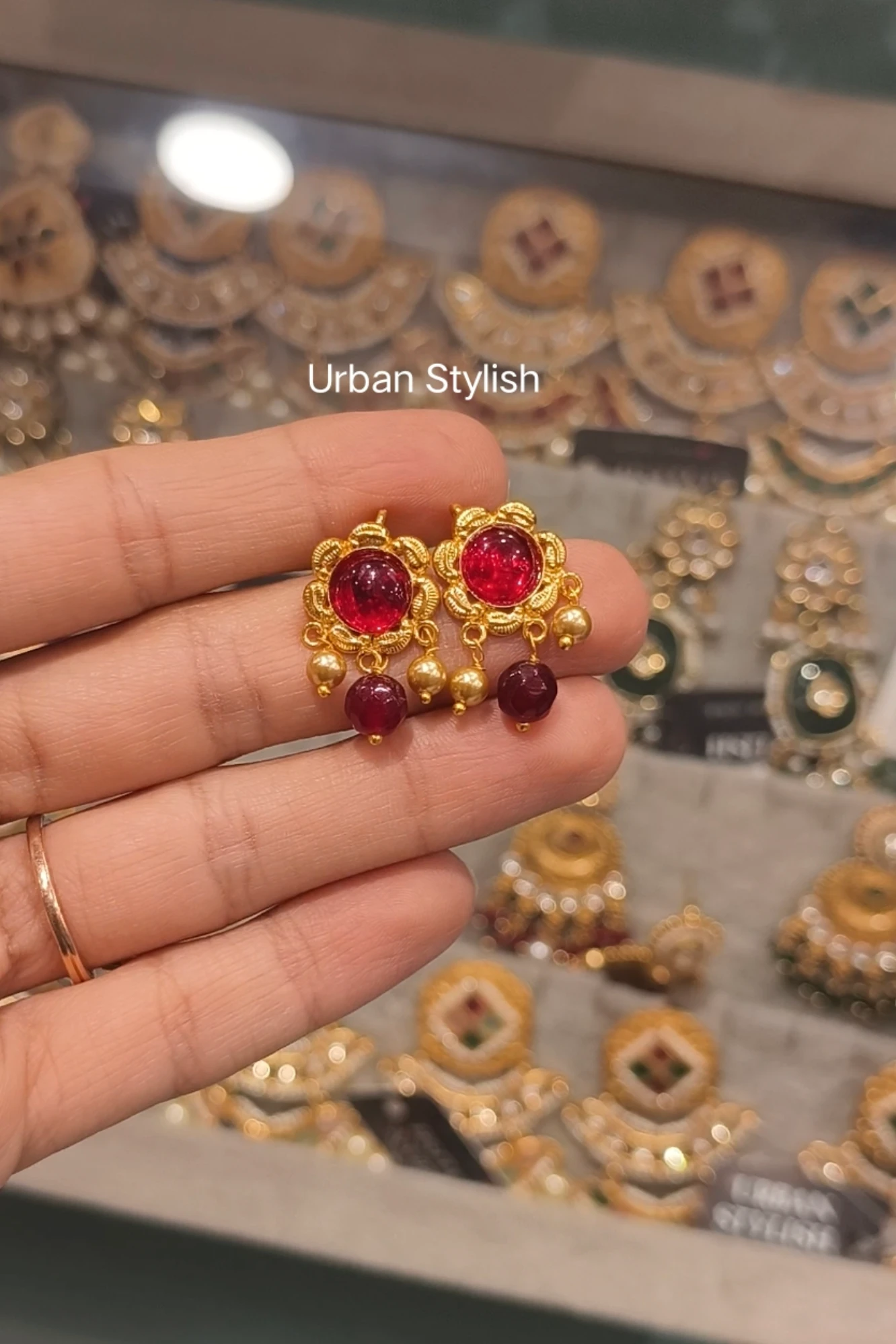 LAILA PEARLS GOLD LOOK EARRINGS