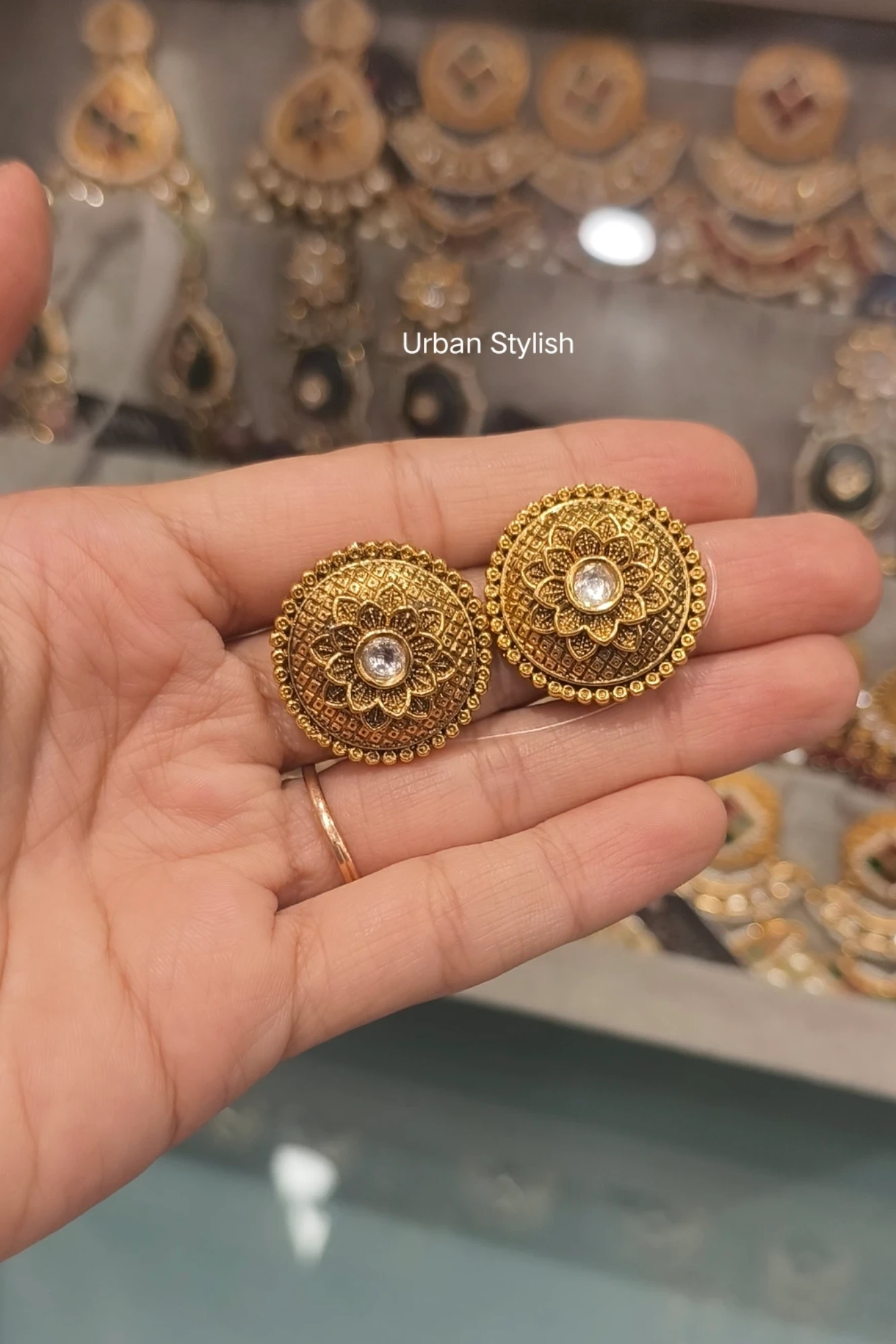 JASMINE ANTIQUE GOLD LOOK EARRINGS