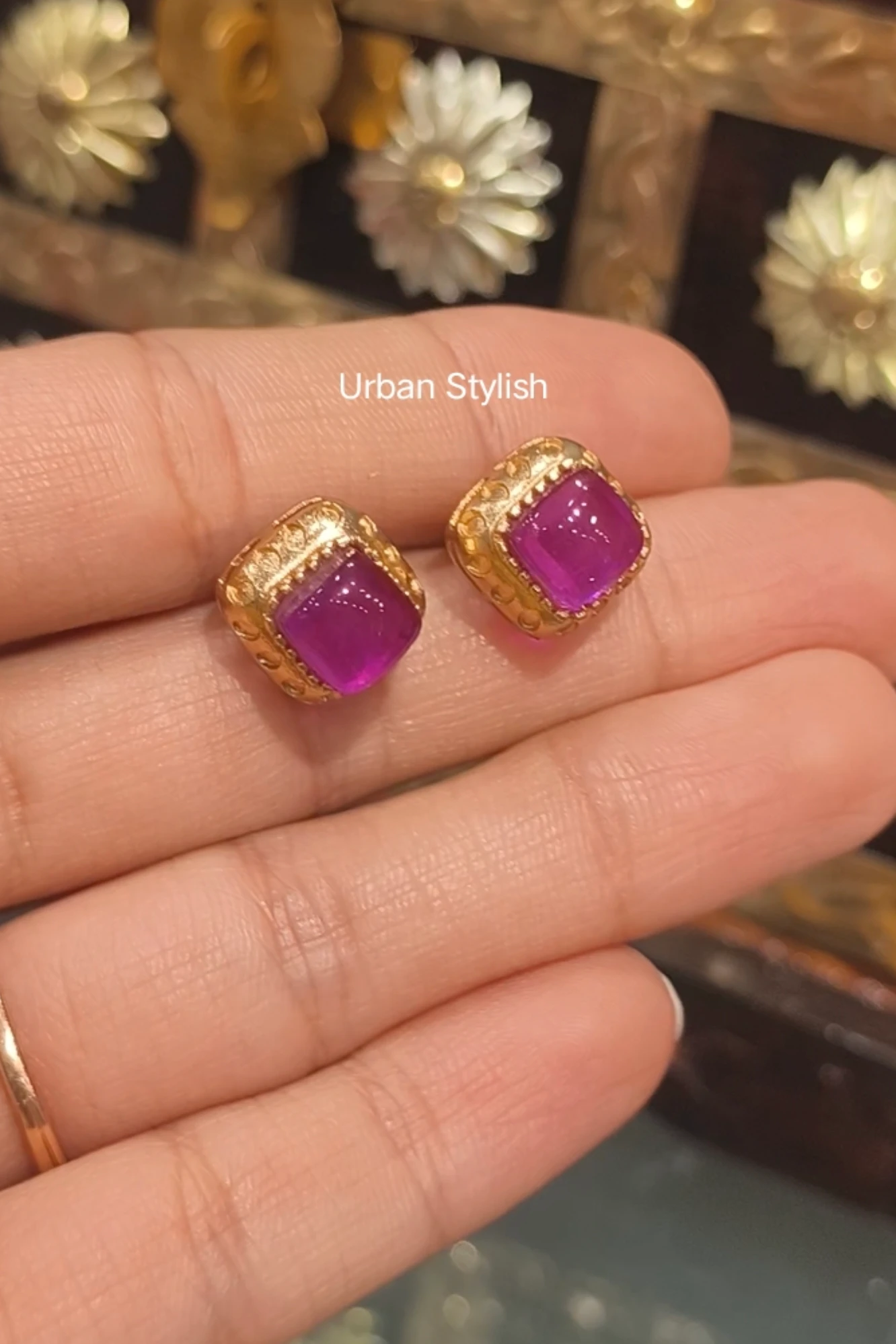 AFSANA PREMIUM GOLD LOOK STUDS