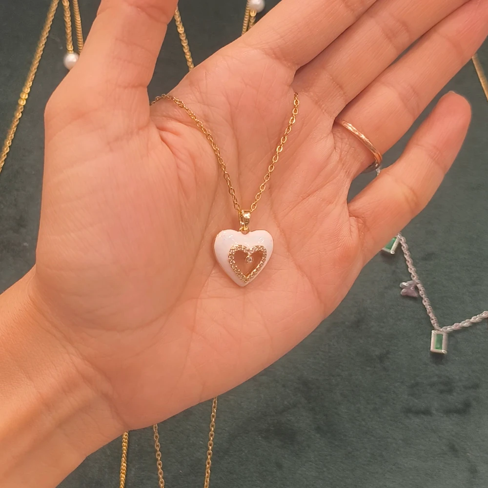 WHITE HEART CHAIN