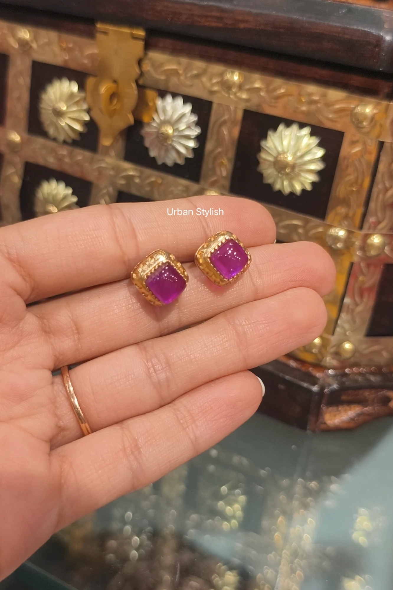 AFSANA PREMIUM GOLD LOOK STUDS