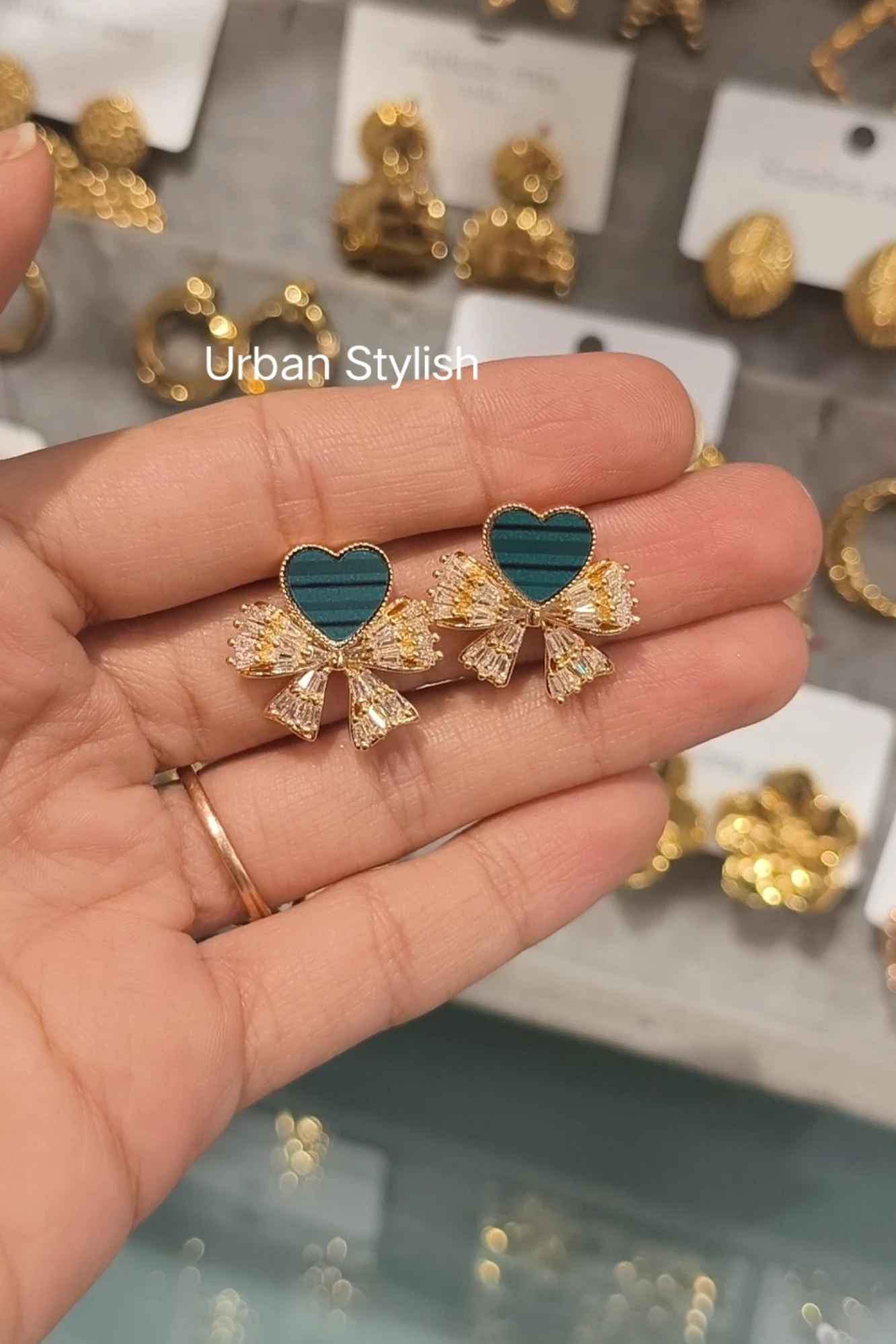 GREEN HEART FANCY EARRINGS