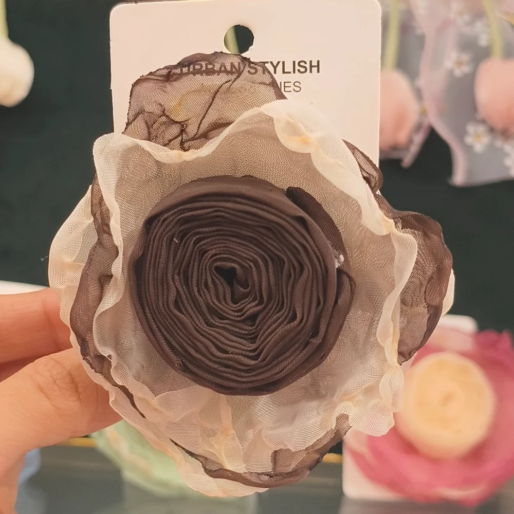 ORGANZA BROWN ROSE CLIP