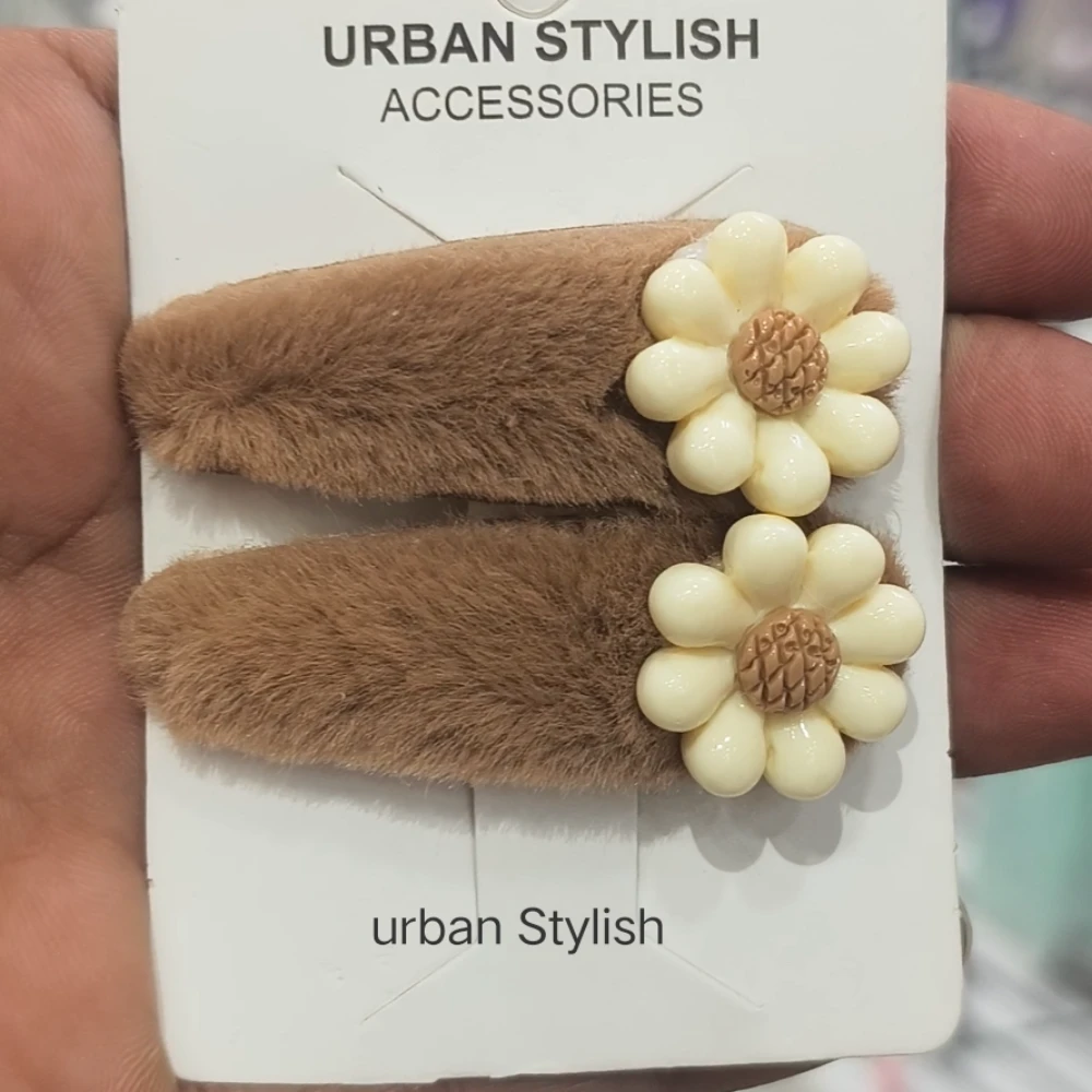 HAIR CLIPS