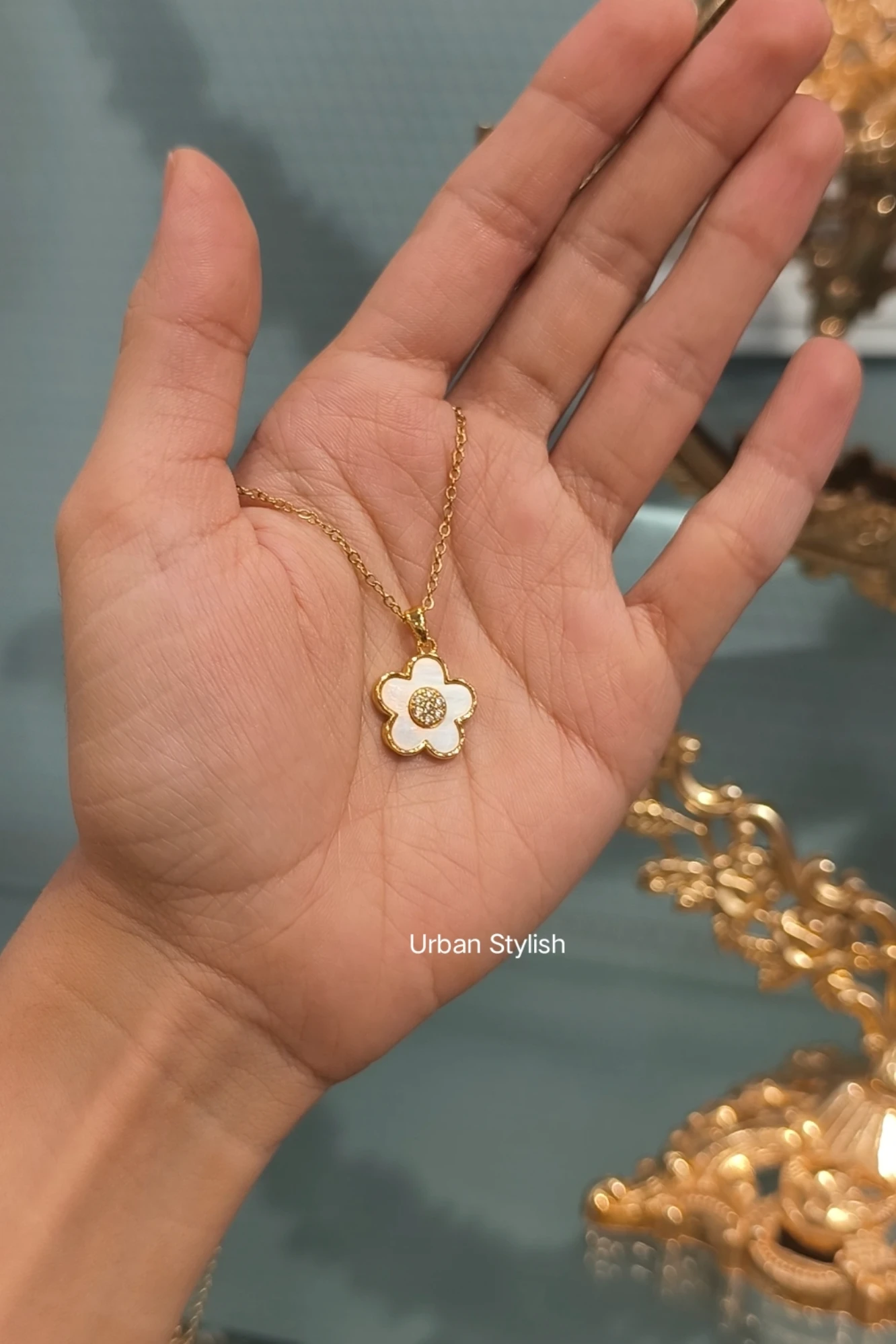 GOLDEN FLOWER STAINLESS STEEL CHAIN (A4)