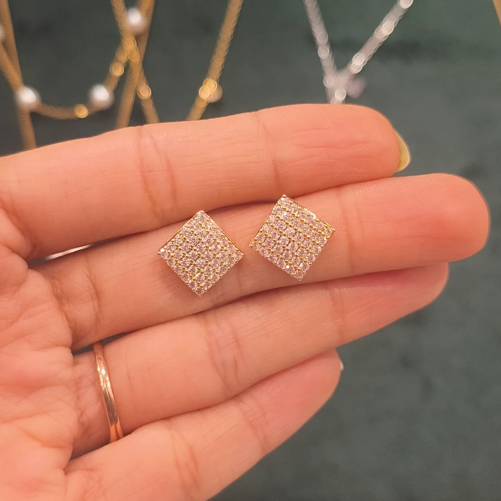 AZZEZ AD STUDS