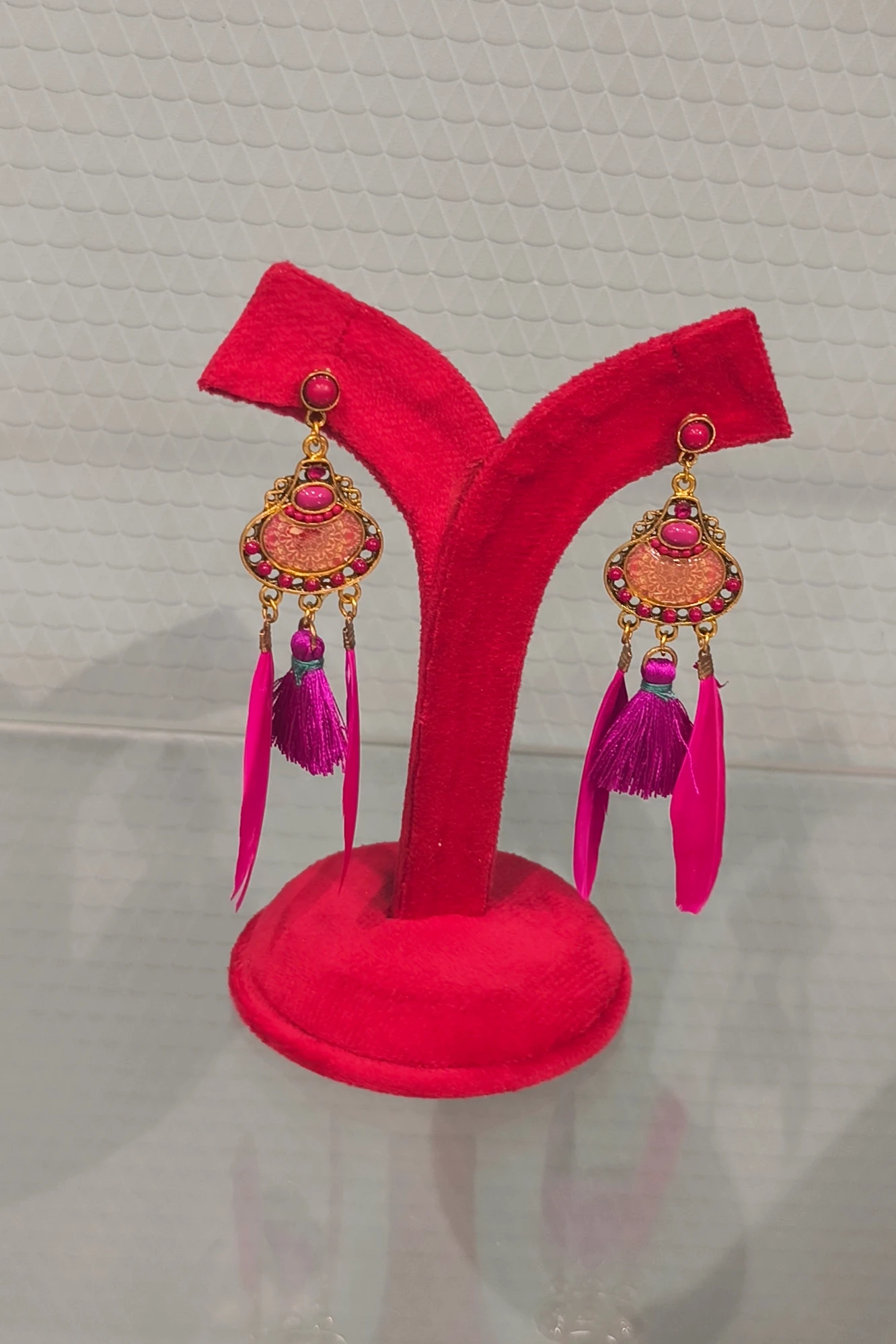 MAGENTA FEATHER EARRINGS