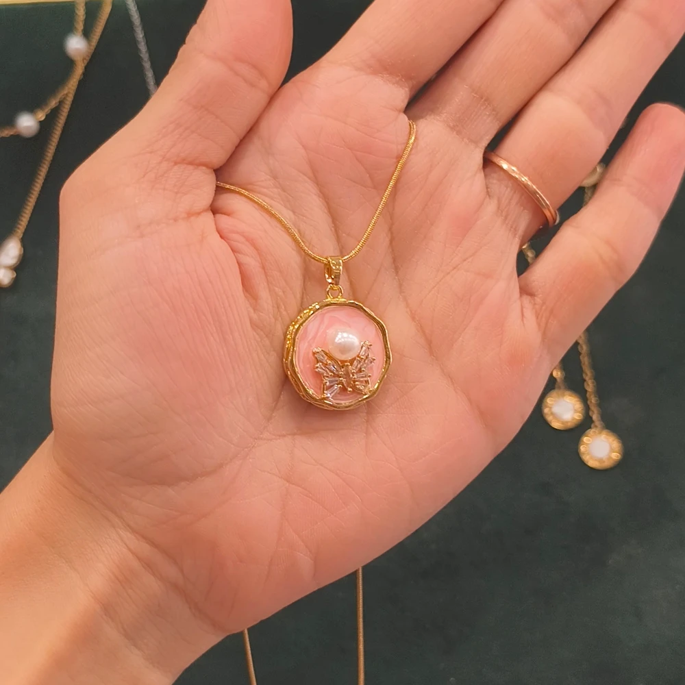PEACH  ROUND BUTTERFLY CHAIN