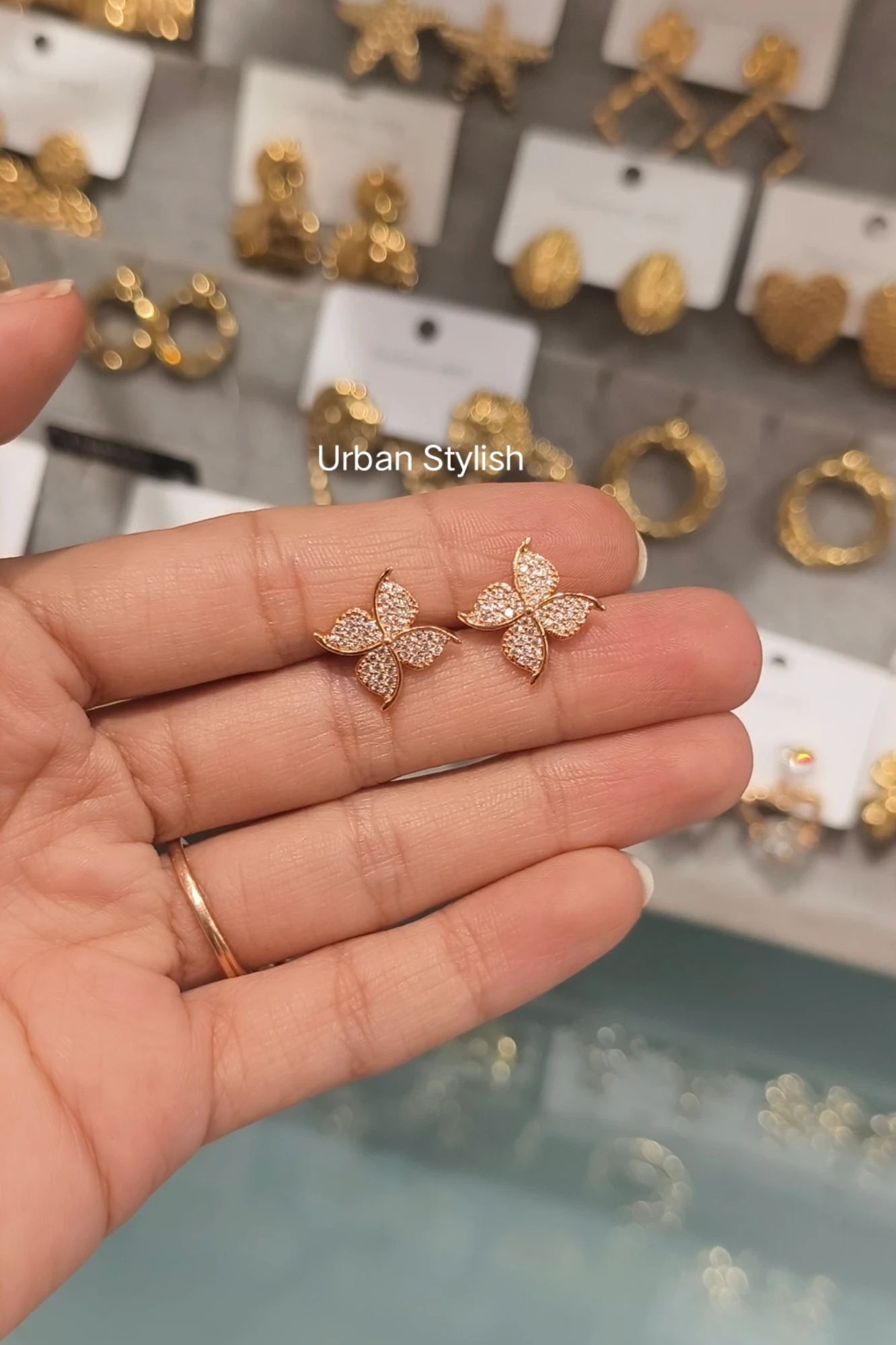 RANIYA BLUSH FANC EARRINGS