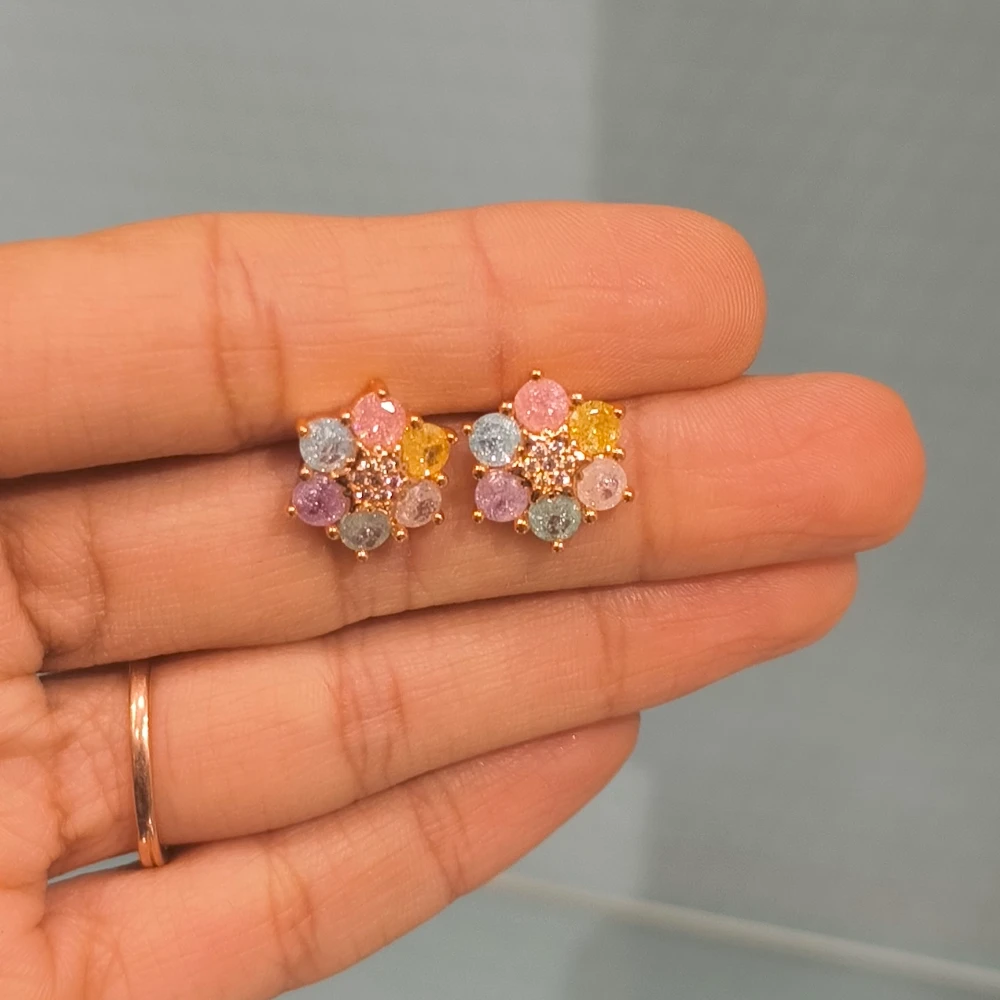 Zeenat Flower Stud