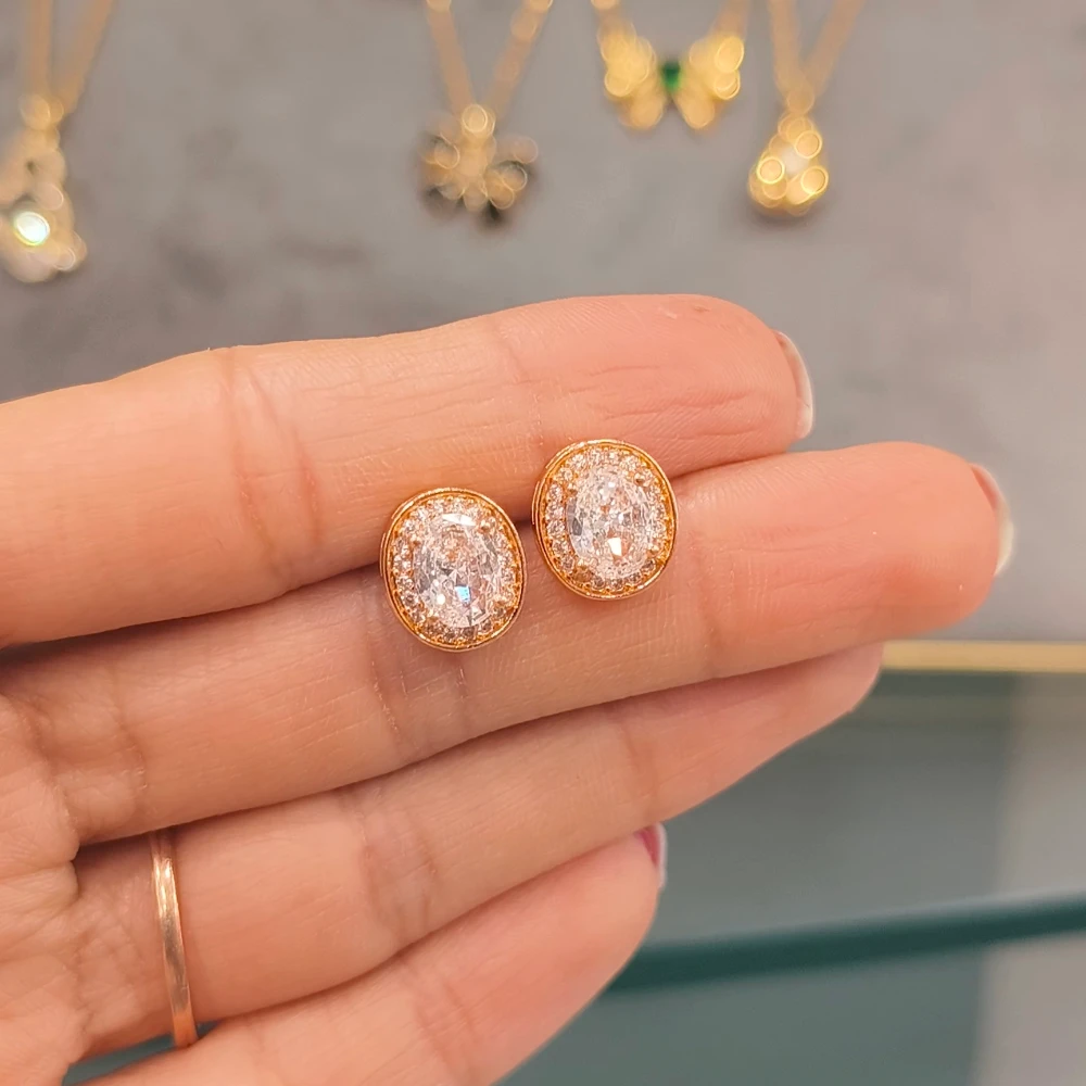 AD ROUND STUDS
