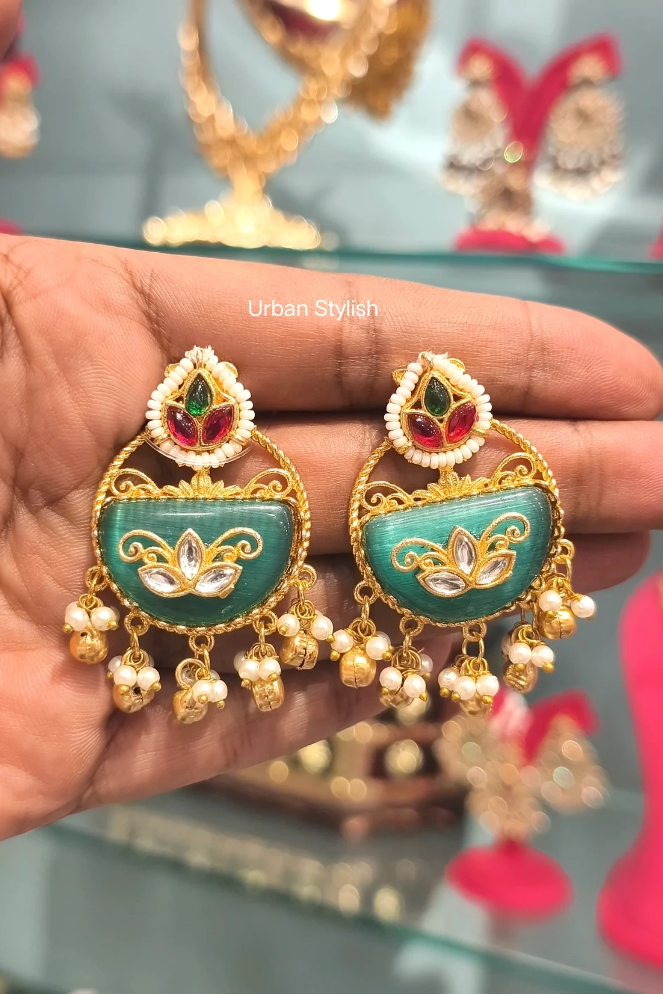 HANIYA KASHMIRI EARRINGS LIGHT GREEN