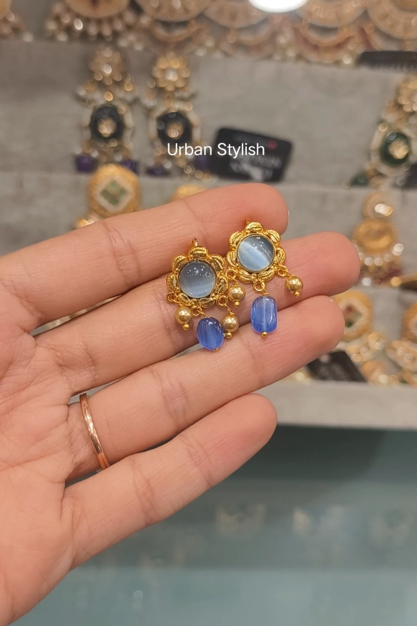 ZOYA  BLUE BLOOM GOLD LOOK EARRINGS