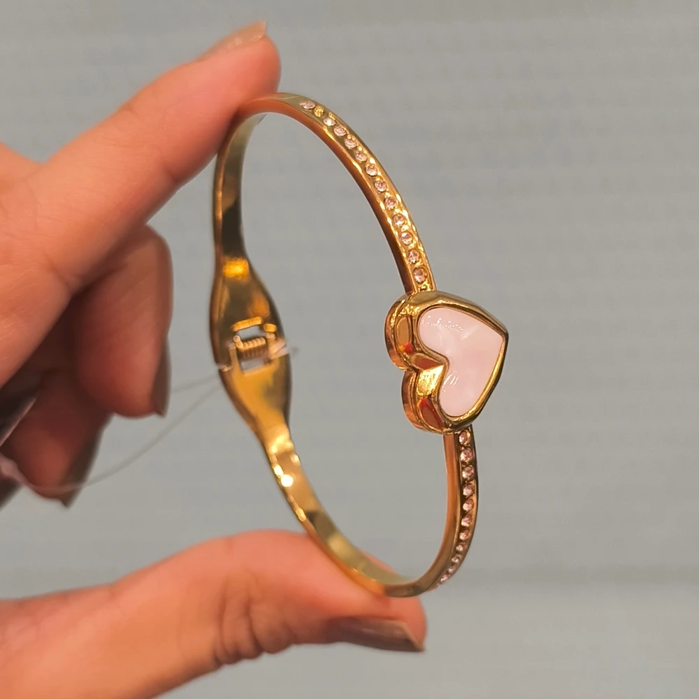 WHITE HEART BRACELET