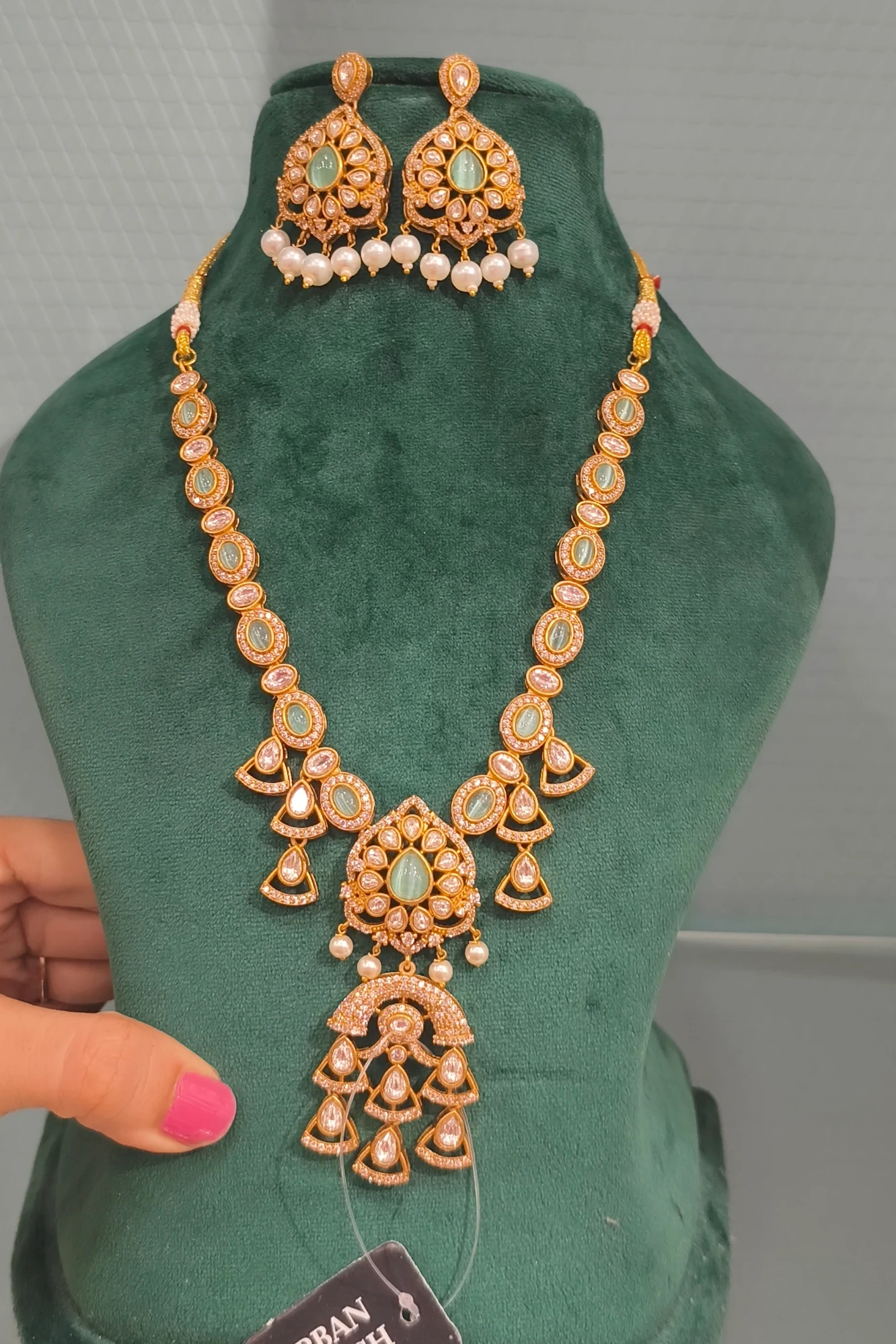 ZYNAH SEA GREEN MOISSANITE NECKLACE AND EARRINGS