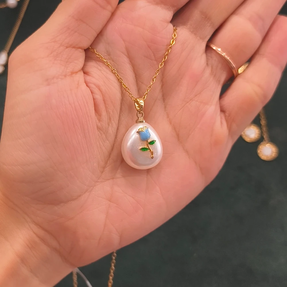WHITE PEARL CHAIN