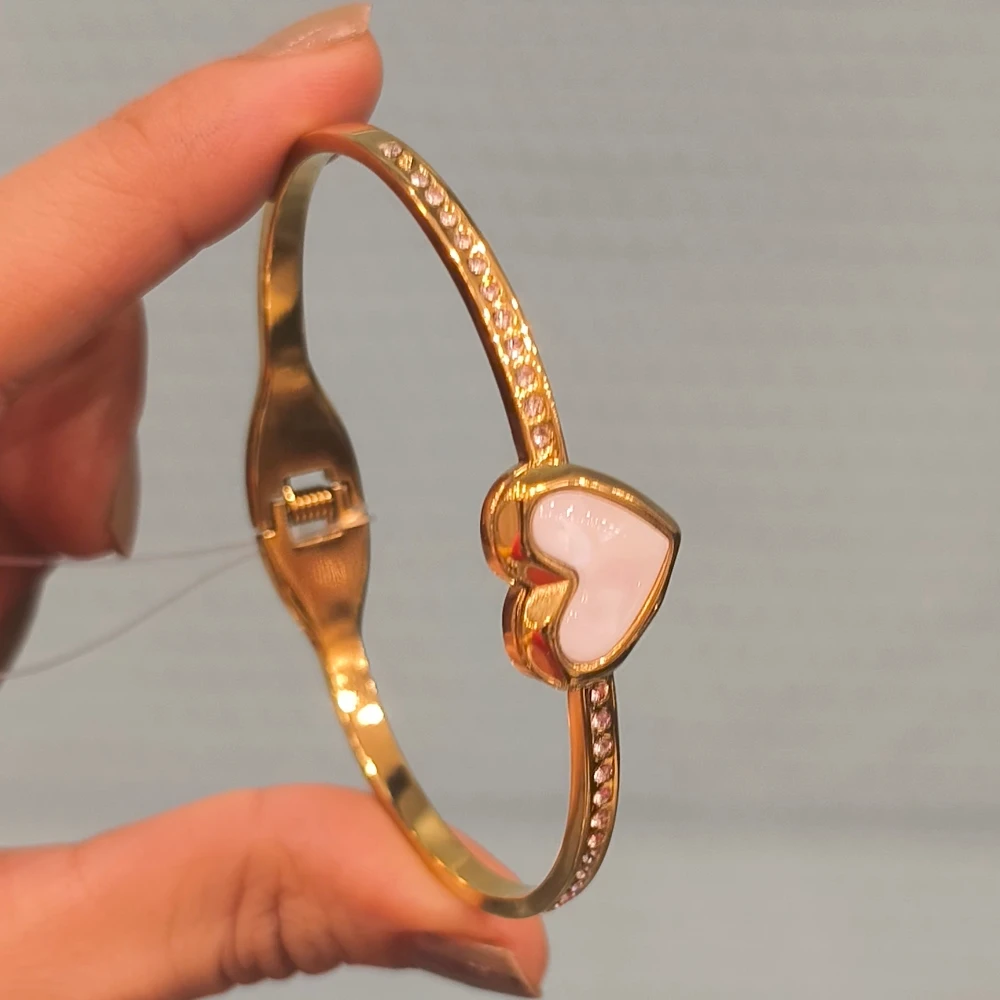 WHITE HEART BRACELET
