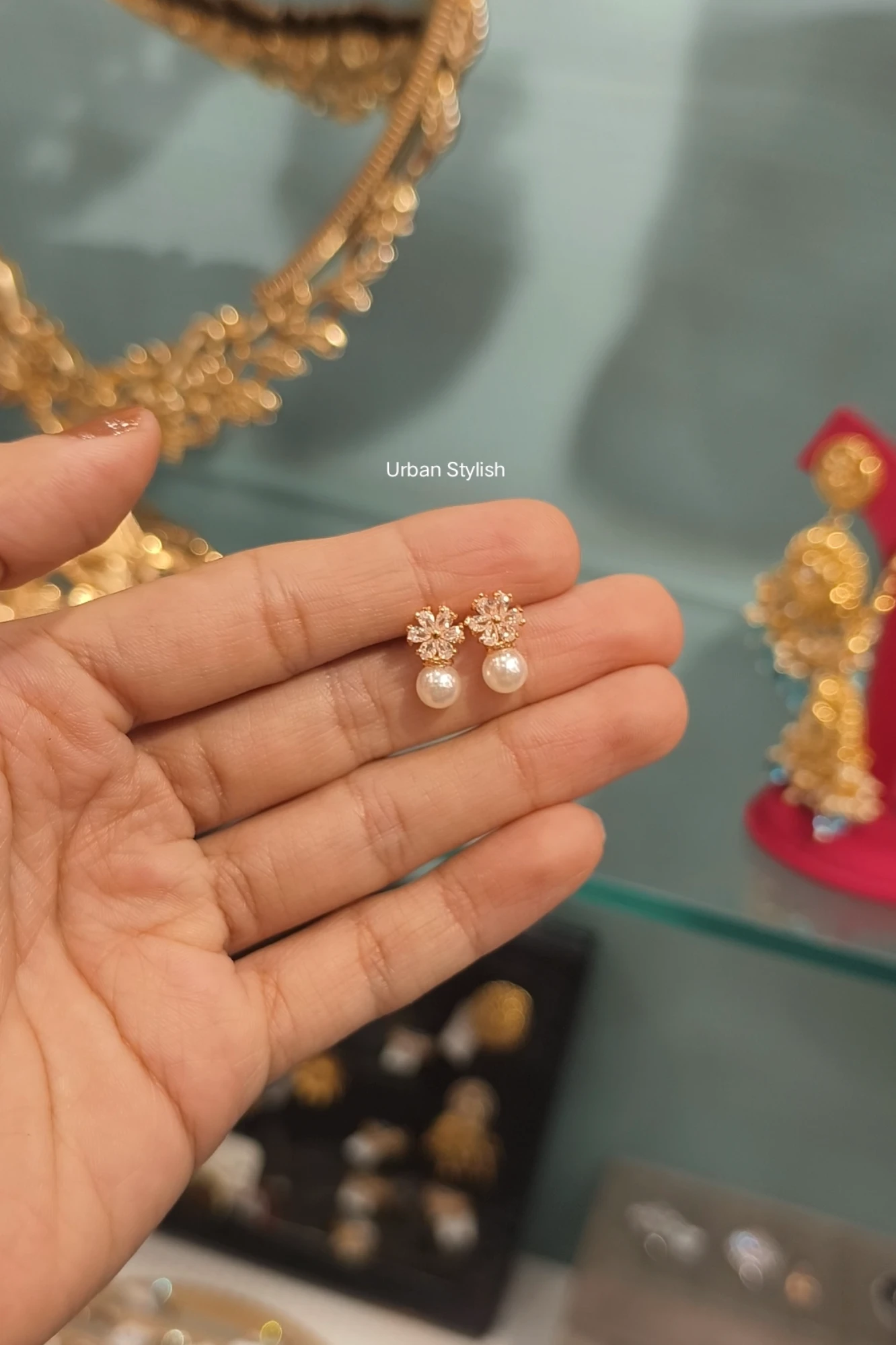 PEARL DEOPS AD STUDS