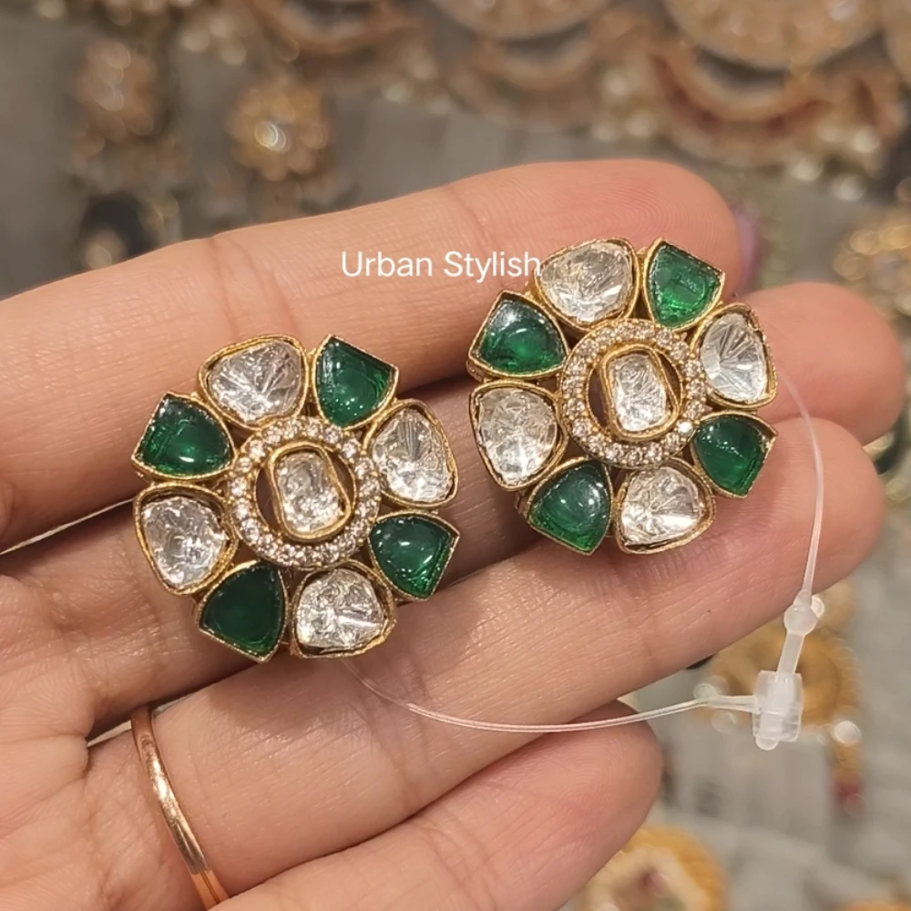 NOOR MOSSIONITE STUDS