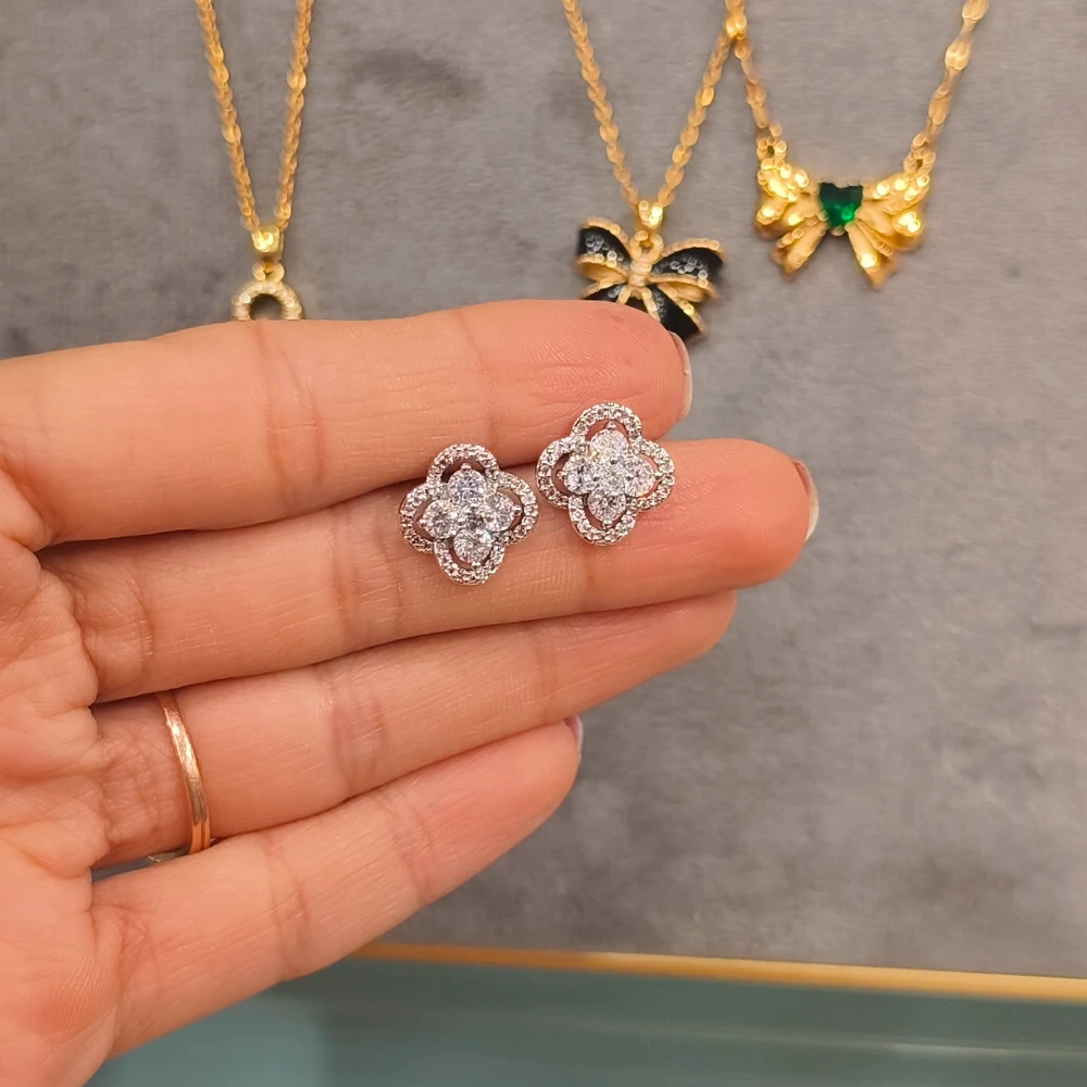 SILVER FLOWER EARRINGS