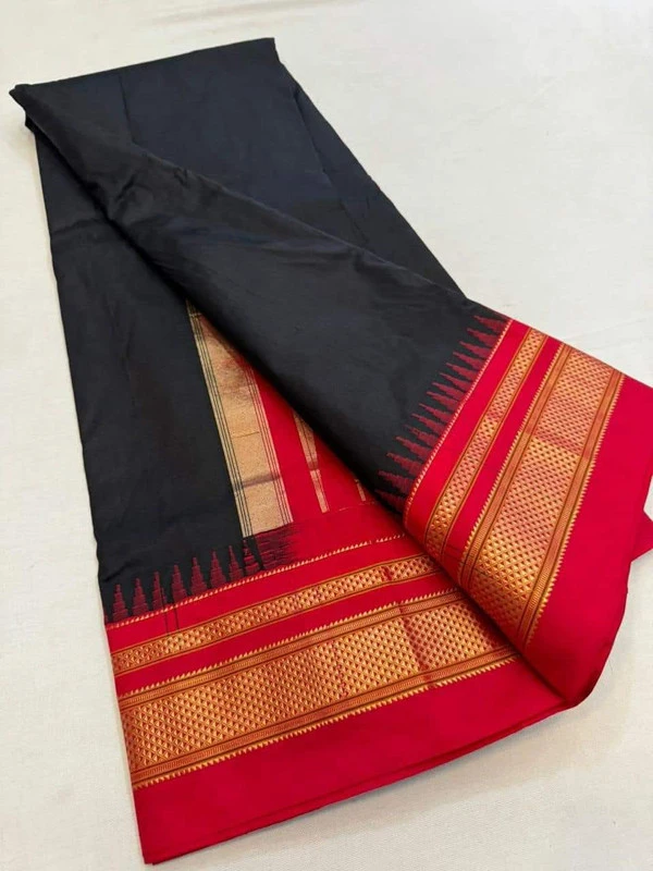 Black and Red – Traditional Handwoven Ilkaal Saree
