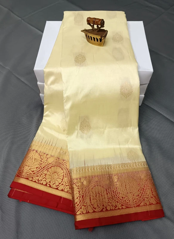 Ivory Red Border Exclusive Kanchipuram Silk Saree