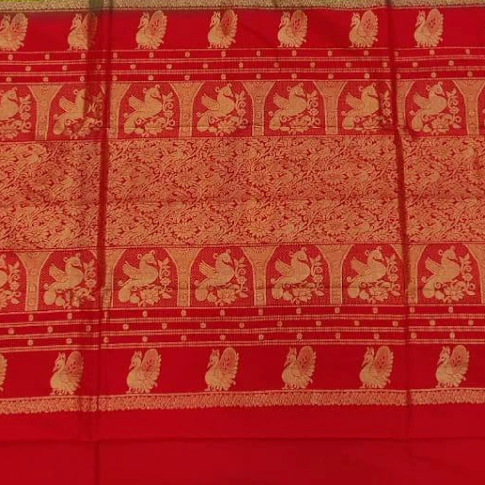 Magenta wine with Red Contrast Gadwal traditional silk saree with zari border for festive and wedding occasions