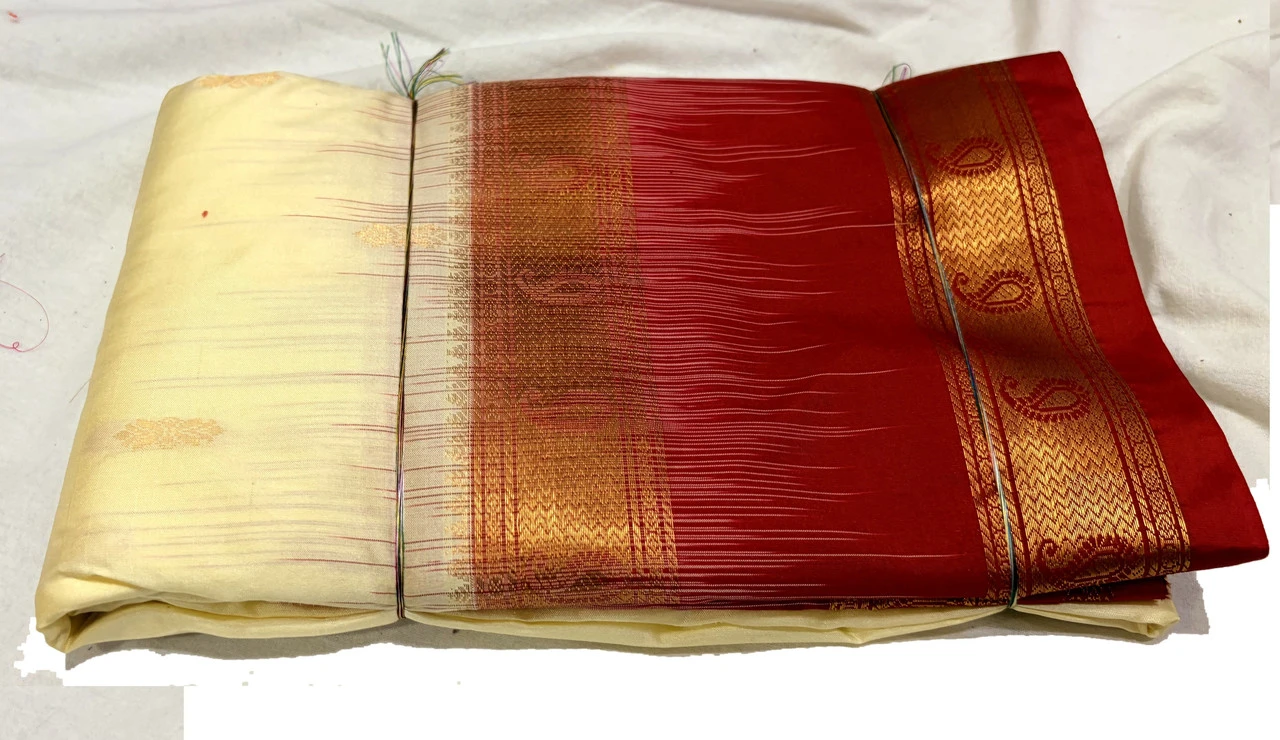 Exclusive Kanchipuram Pure Silk Saree with Pure Silk Blouse - Ivory & Red