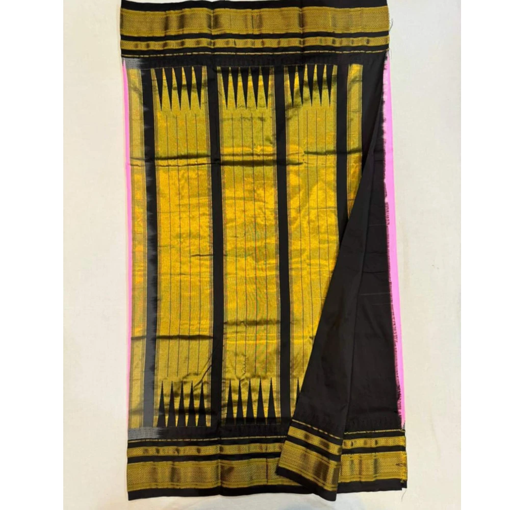 Pure Ilkaal Checks saree in Parrot Green & Black with zari border and traditional woven patterns