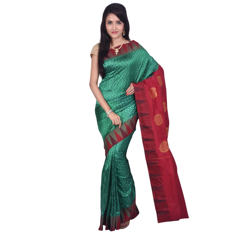 Green with Temple Border Kadiyal Variety Handowen Pure Bangalore Silk Emboze Saree