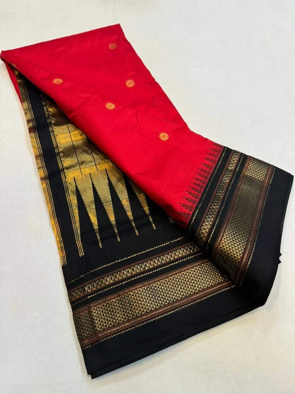 Red and Black Border - Traditional Handwoven Ilkaal Butta Saree