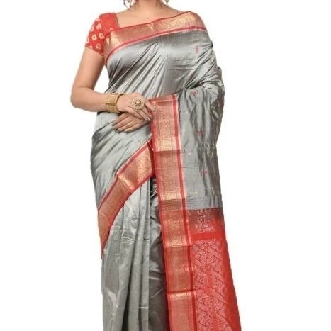 Traditional Kanchipuram Pure Silk Saree in Cream with Marron Contrast 