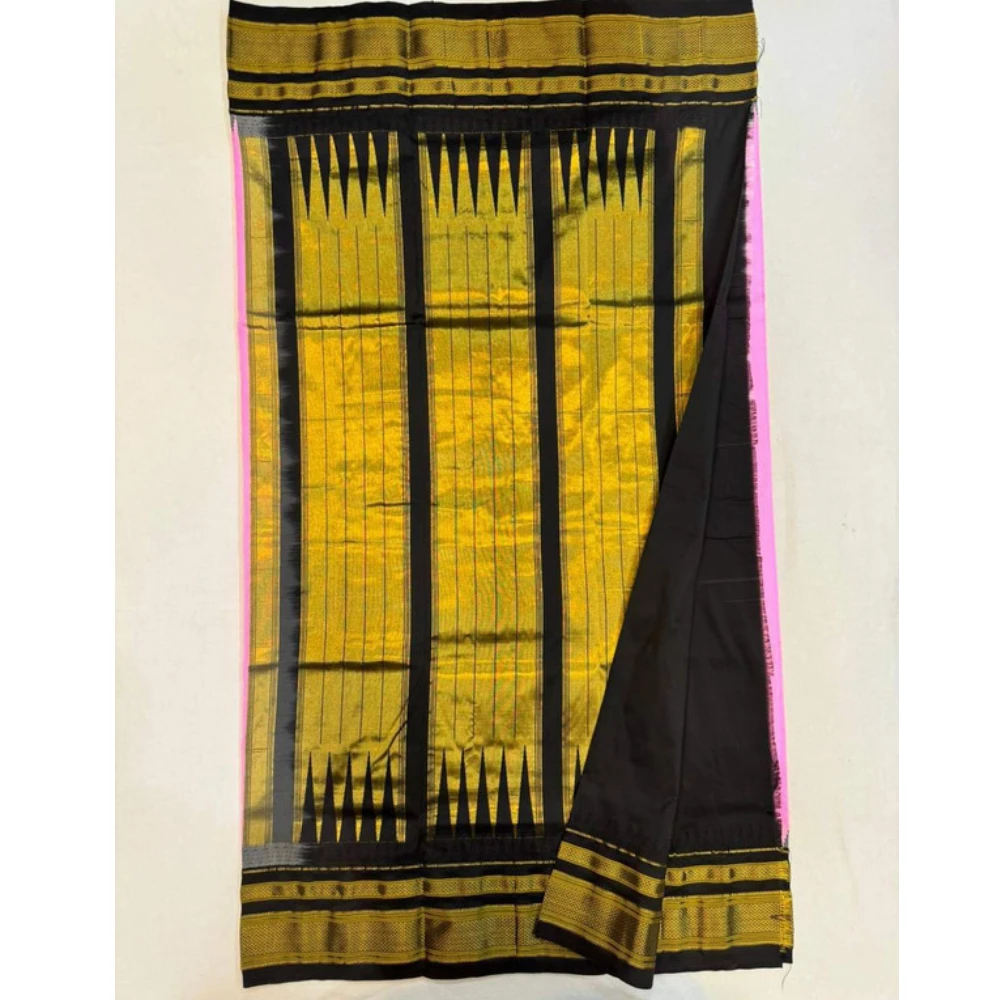 Pure Ilkaal Checks saree in Green with zari border and traditional woven patterns