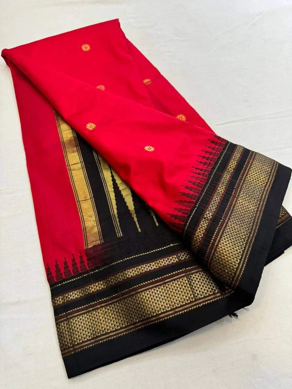 Red and Black Border - Traditional Handwoven Ilkaal Butta Saree