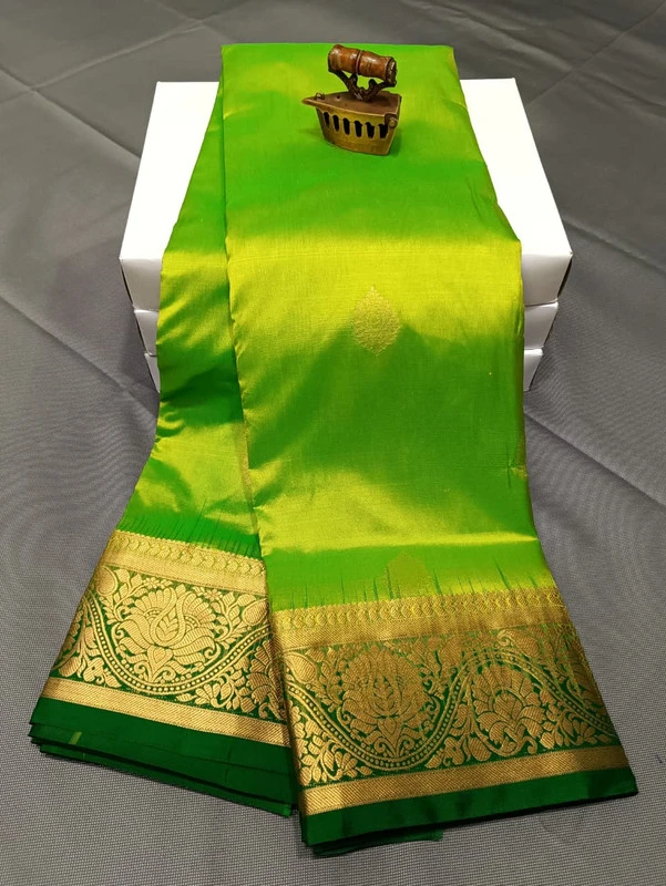 Parrot Green Contrast Border Exclusive Kanchipuram Silk Saree