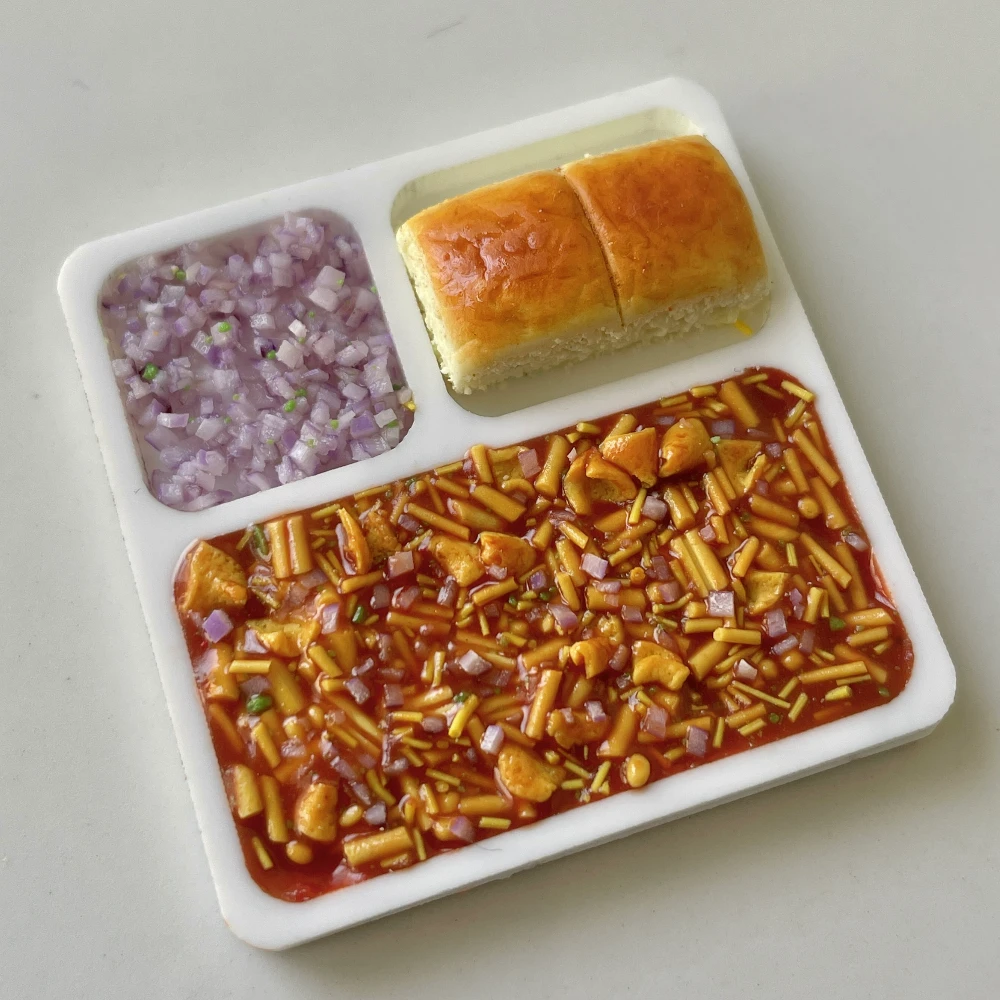 Mini Misal Pav Delight Platter Magnet