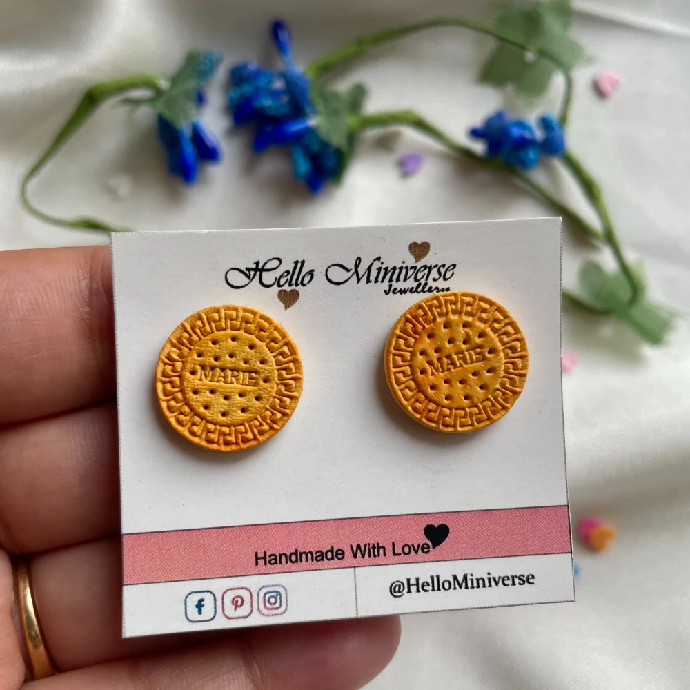 Miniature Marie gold Biscuit Studs