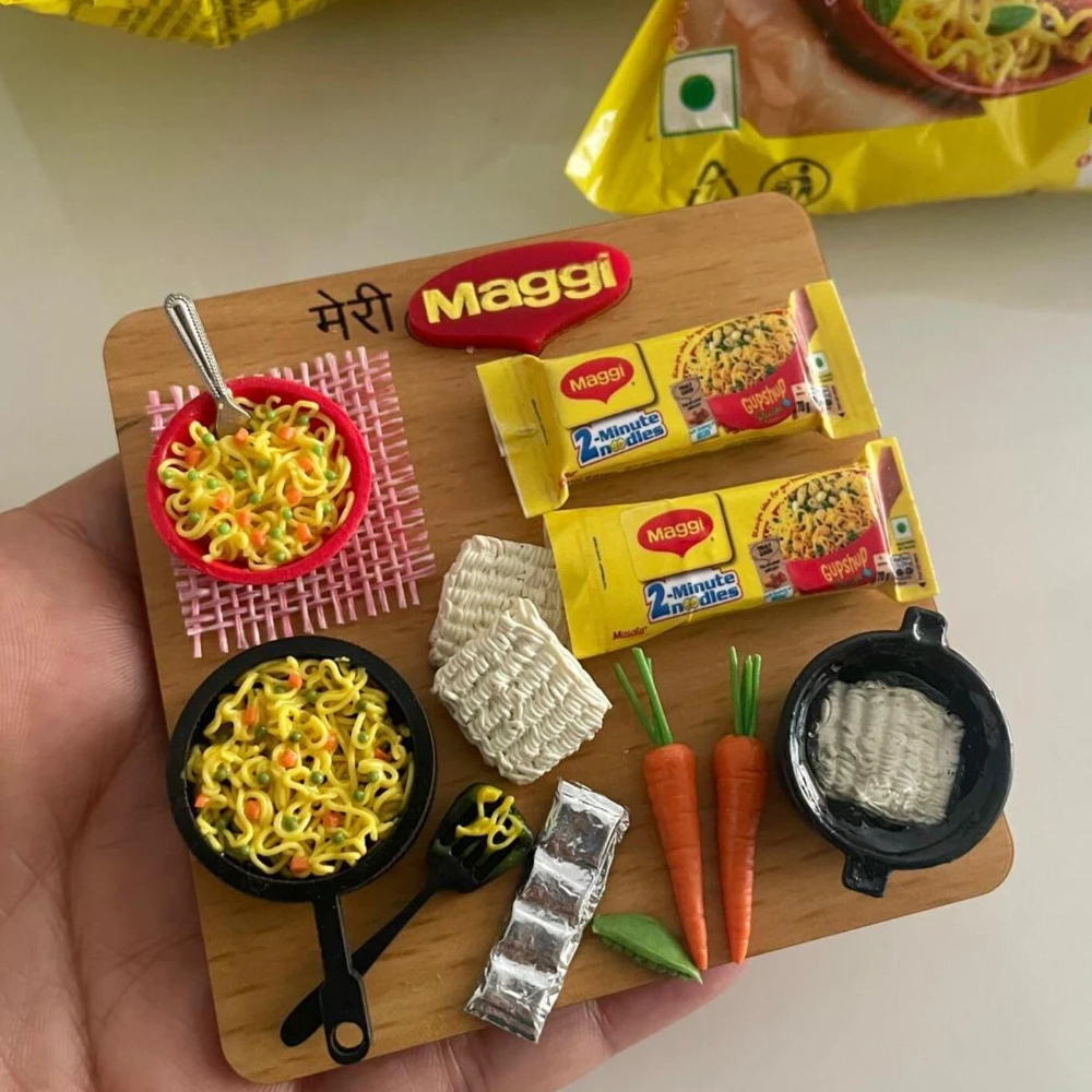 Miniature Maggi Family Pack Magnet