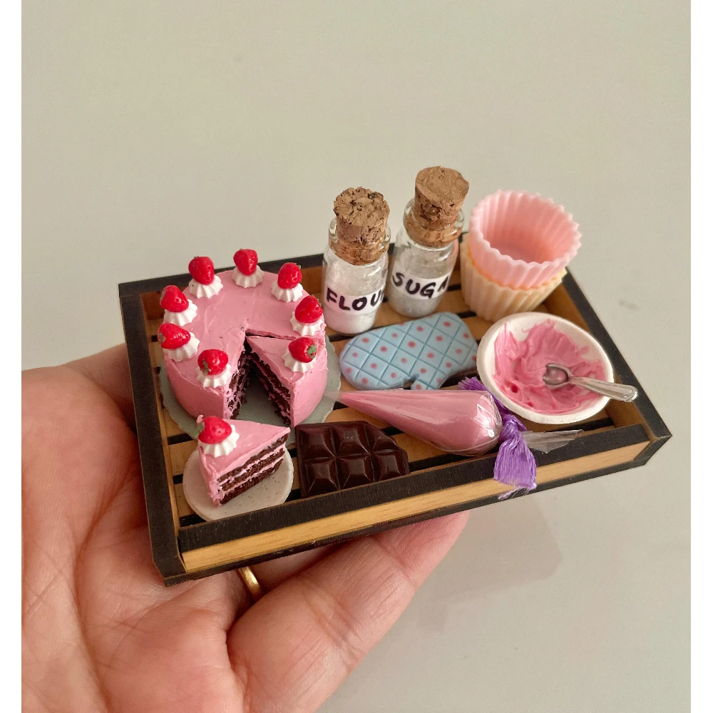 Miniature Strawberry Cake Platter Magnet
