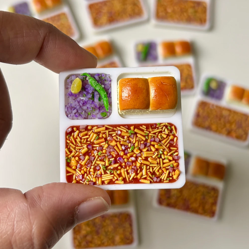 Mini Misal Pav Delight Platter Magnet