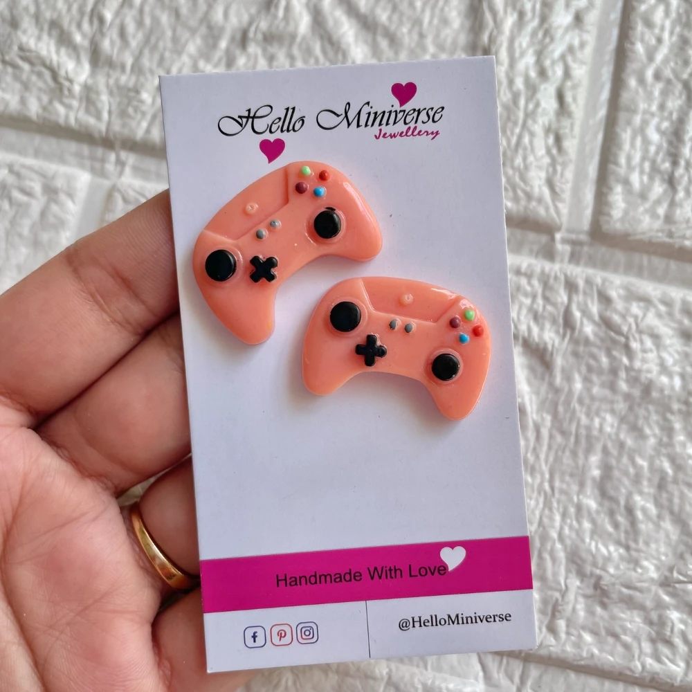 Miniature Wireless Video Game Remote Studs