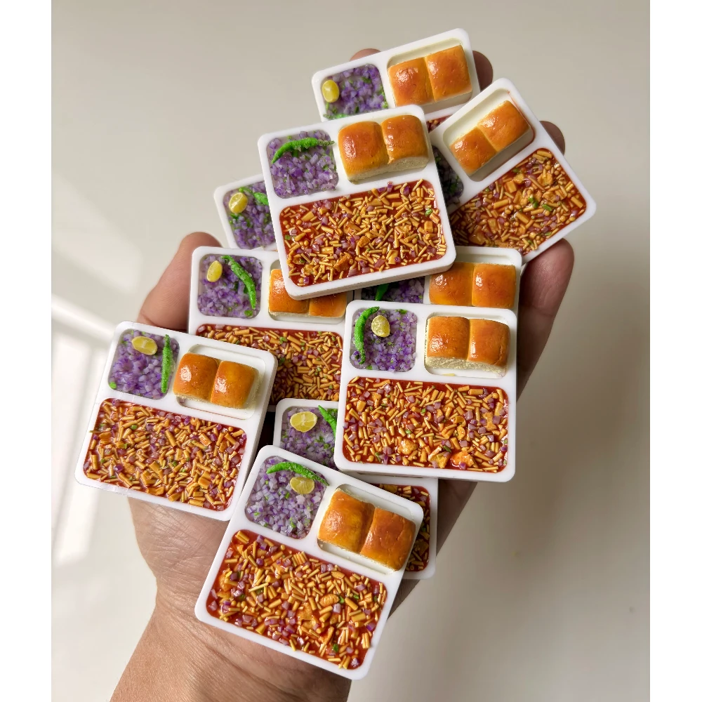 Mini Misal Pav Delight Platter Magnet