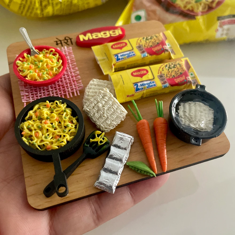 Miniature Maggi Family Pack Magnet