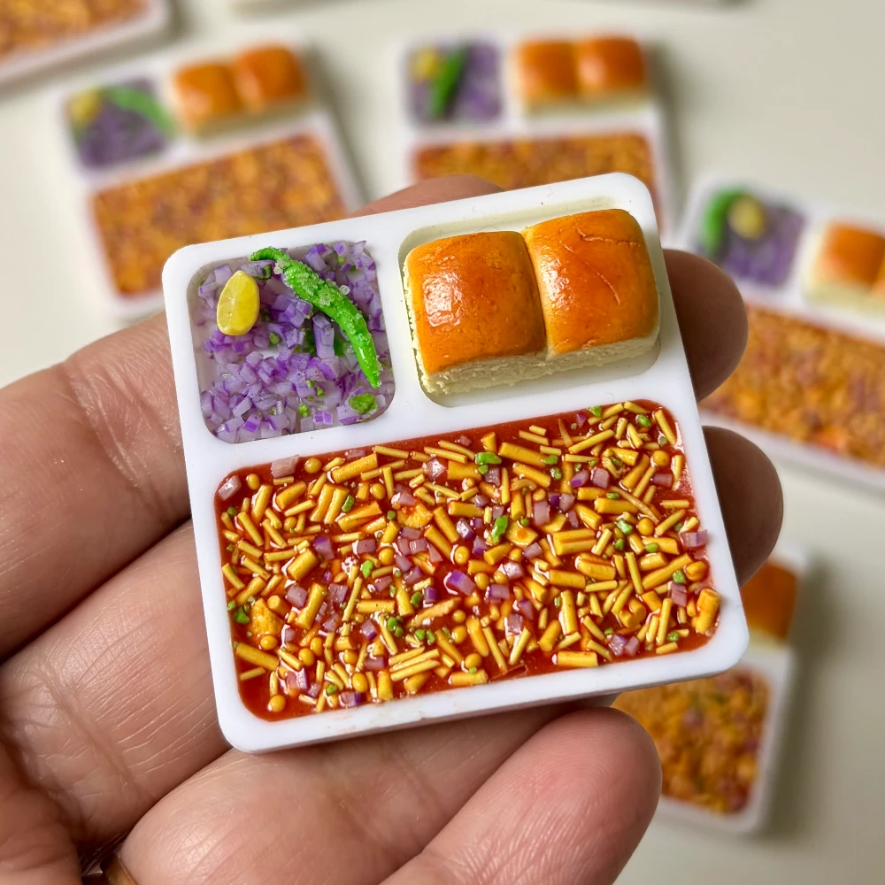 Mini Misal Pav Delight Platter Magnet