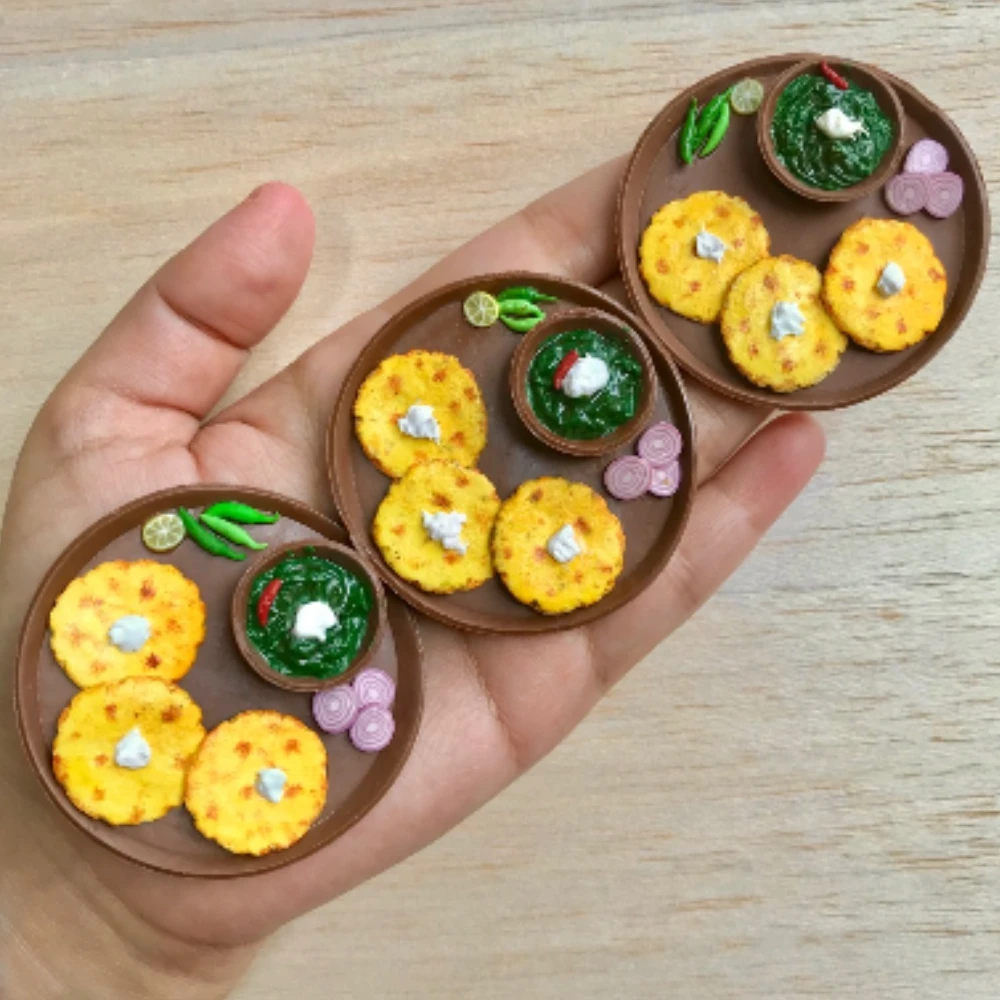 Miniature Makki ki Roti & Sarson ka Saag Fridge Magnet