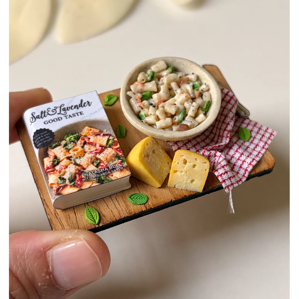 Miniature Creamy Pasta with Cheese Magnet