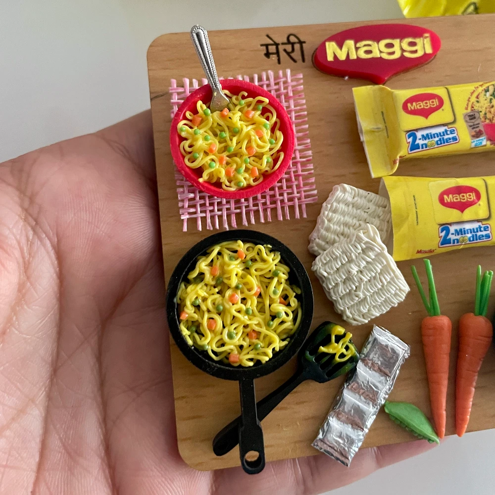 Miniature Maggi Family Pack Magnet